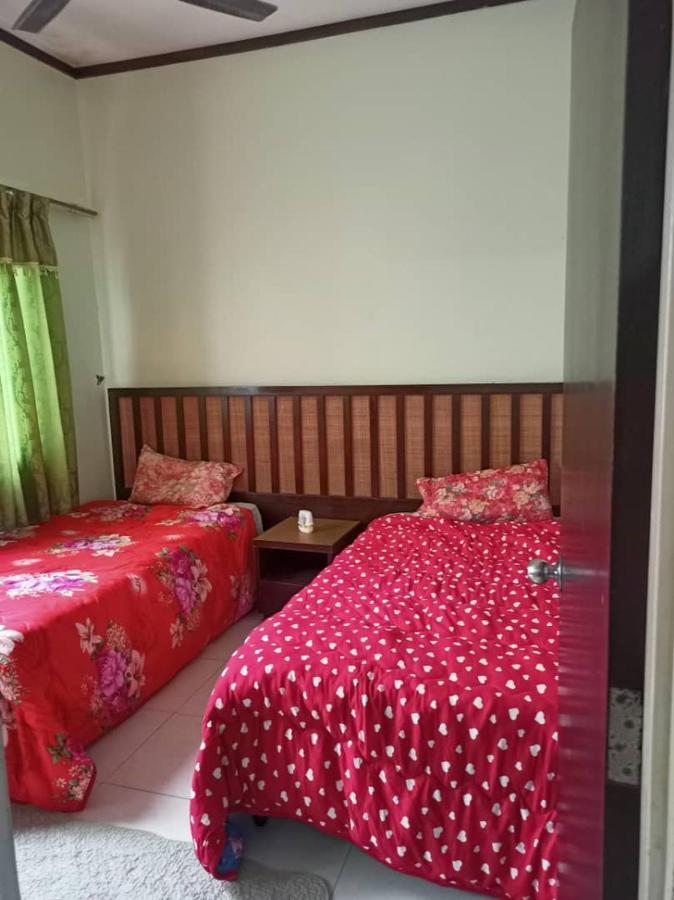 Zous Homestay Banting  Exterior photo